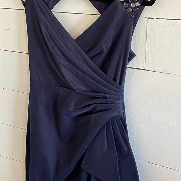 Maggie London Navy Cocktail Dress w/Jeweled Detailing on Cap Sleeves, Size 4 - Picture 6 of 10